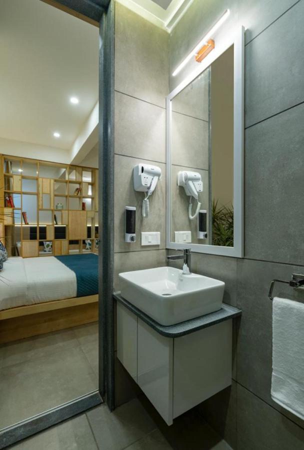 Iris Suites Bangalore Exterior photo
